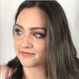 Meet your Posher, Hayley